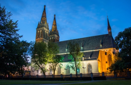 vysehrad-basilika-shutterstock_0